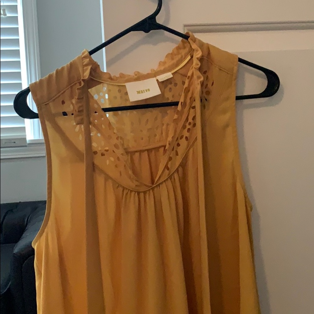 Sleeveless blouse